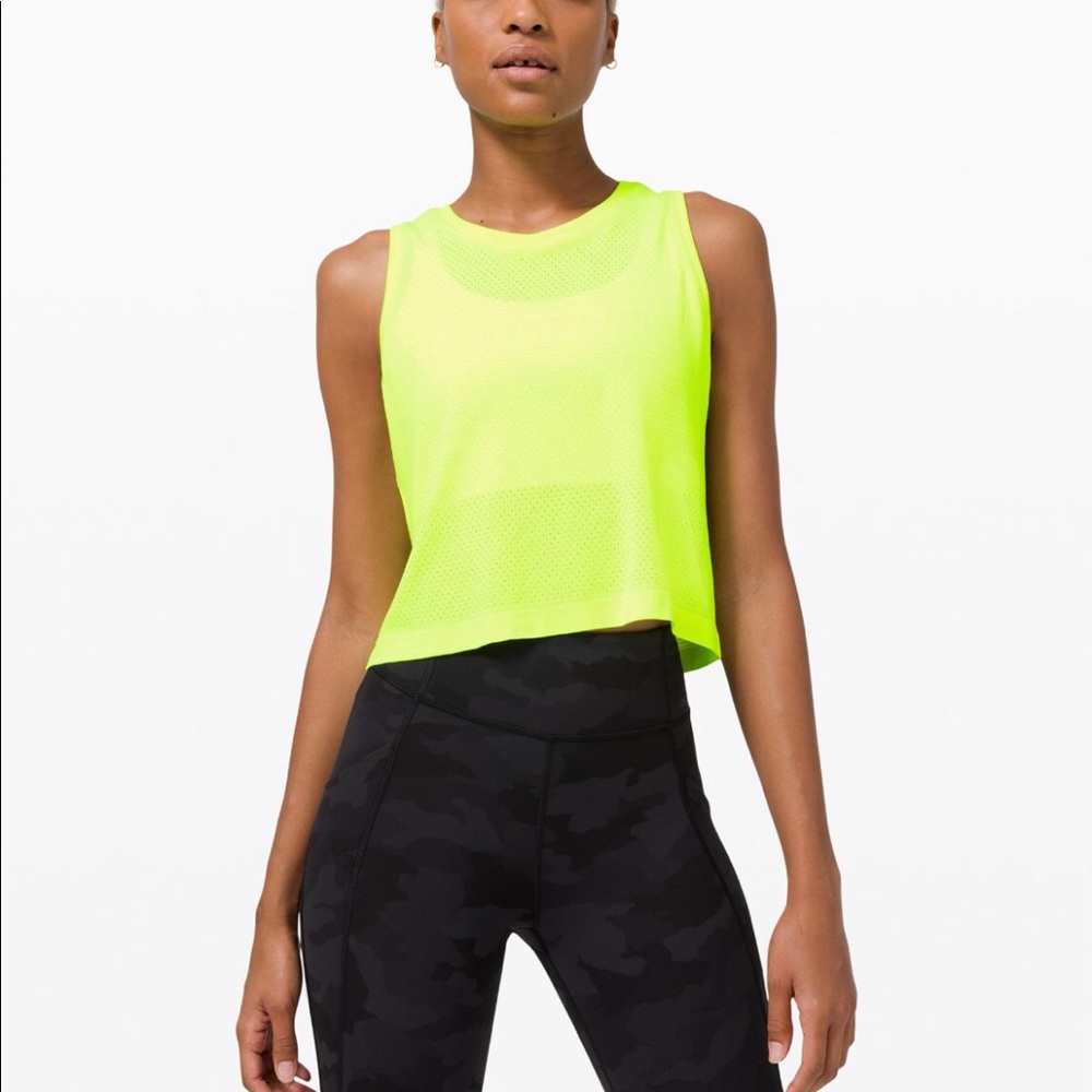 Swiftly Breathe Crop Tank